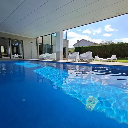 Casa Rial 47 Con Piscina Climatizada Sanxenxo