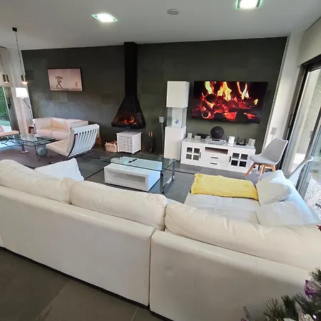 Casa Rial 47 Con Piscina Climatizada * Sanxenxo